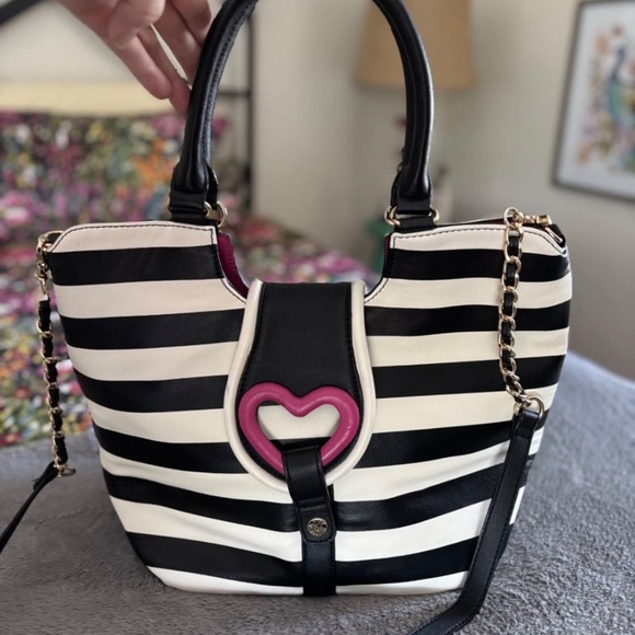 Betsey Johnson Loop Di Loo Tote Bag, Purse - Black/White Stripe Like New No Tag - Picture 3 of 8